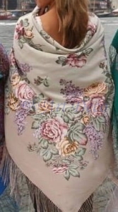 Ekskluzywna markowa chusta jedwabna