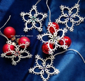 Gwiazdki frywolitkowe na choinkę