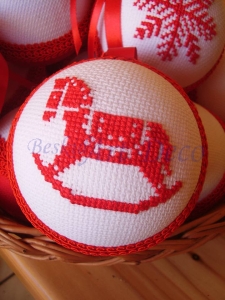 Bombka haft ręczny-konik