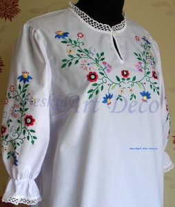 Bluzka damska ręcznie haftowana JT 2